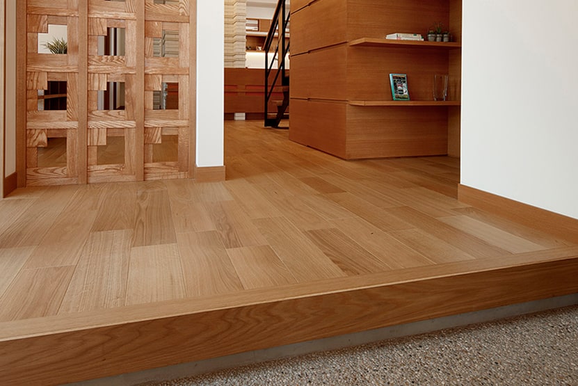 玄関からリビングへの空間の流れ